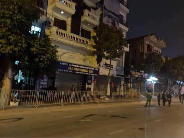 Thành phố vàng trong làng cách ly