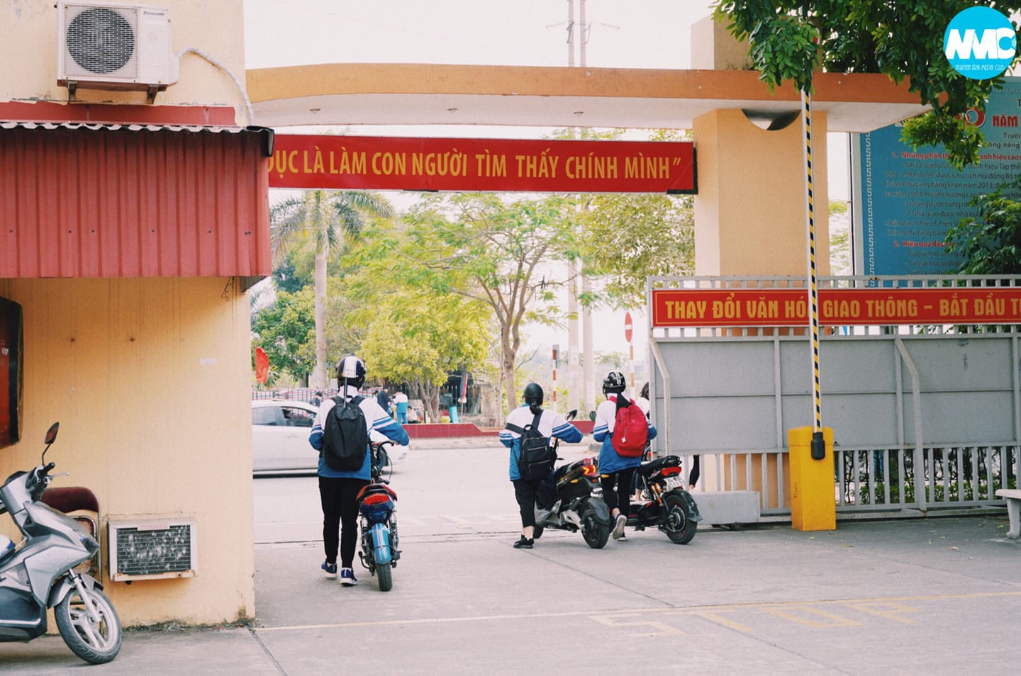 Về quê...
