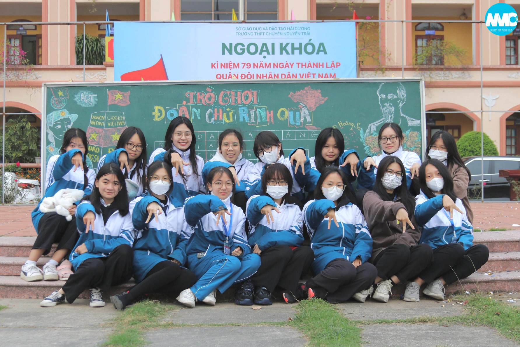 Nhấn để phóng to