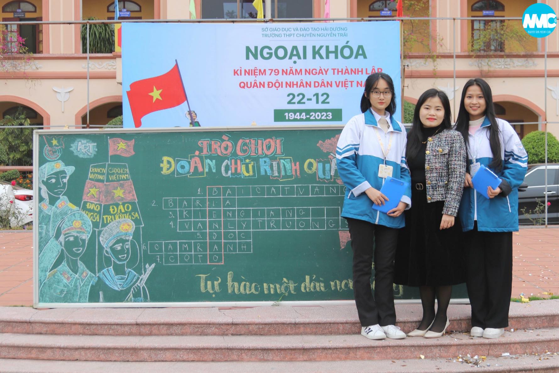 Nhấn để phóng to