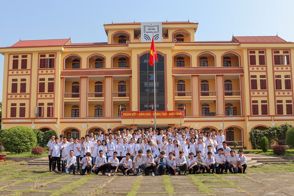 Khối chuyên Toán – Lá cờ đầu của nền giáo dục tiên tiến tỉnh nhà.