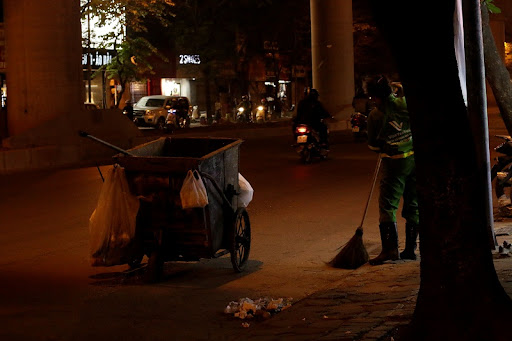 Hoa thơm cho ai?