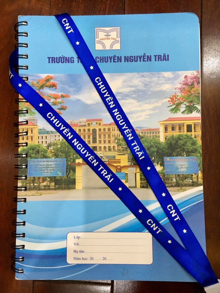 Thẻ học sinh – thứ bất li thân của học sinh CNT