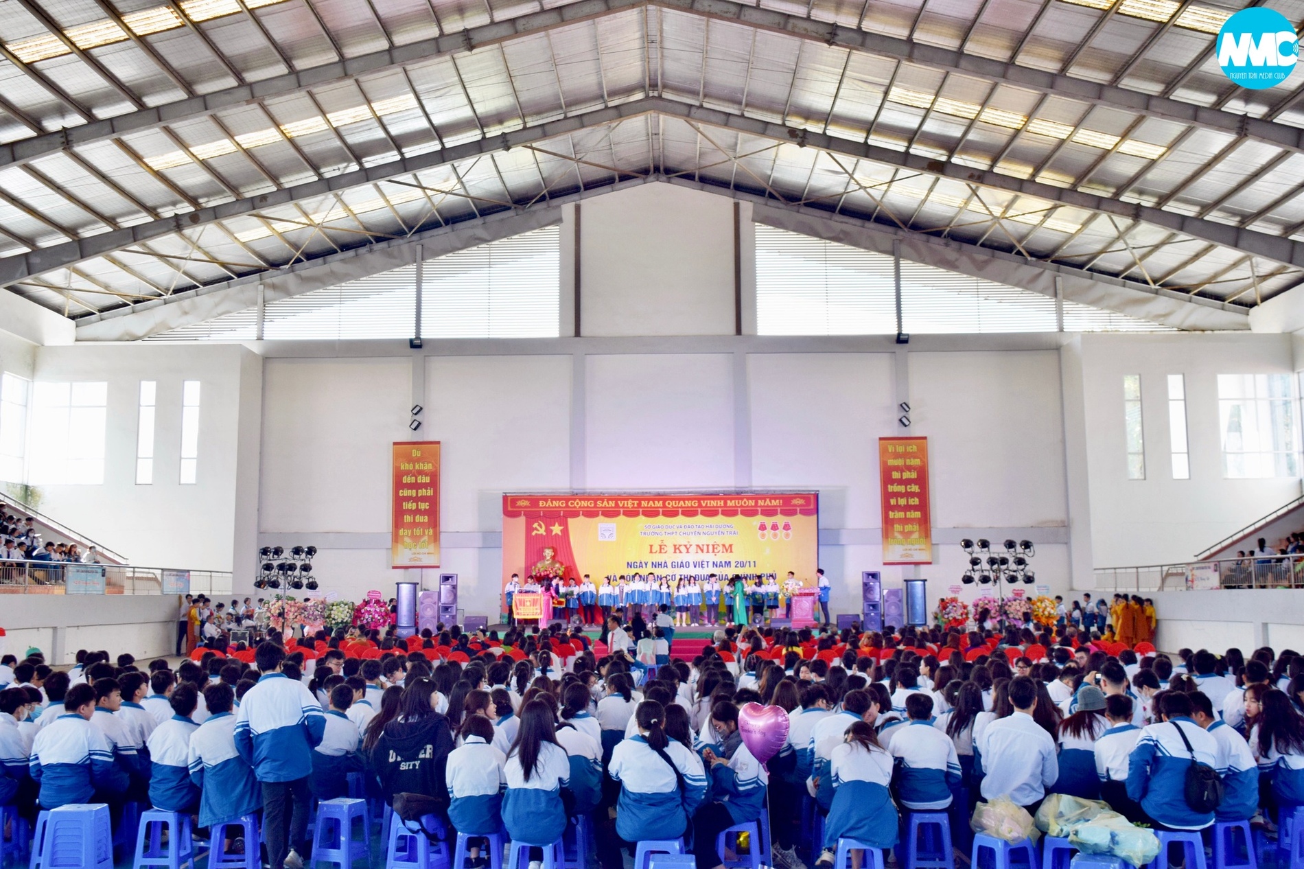 Nhấn để phóng to