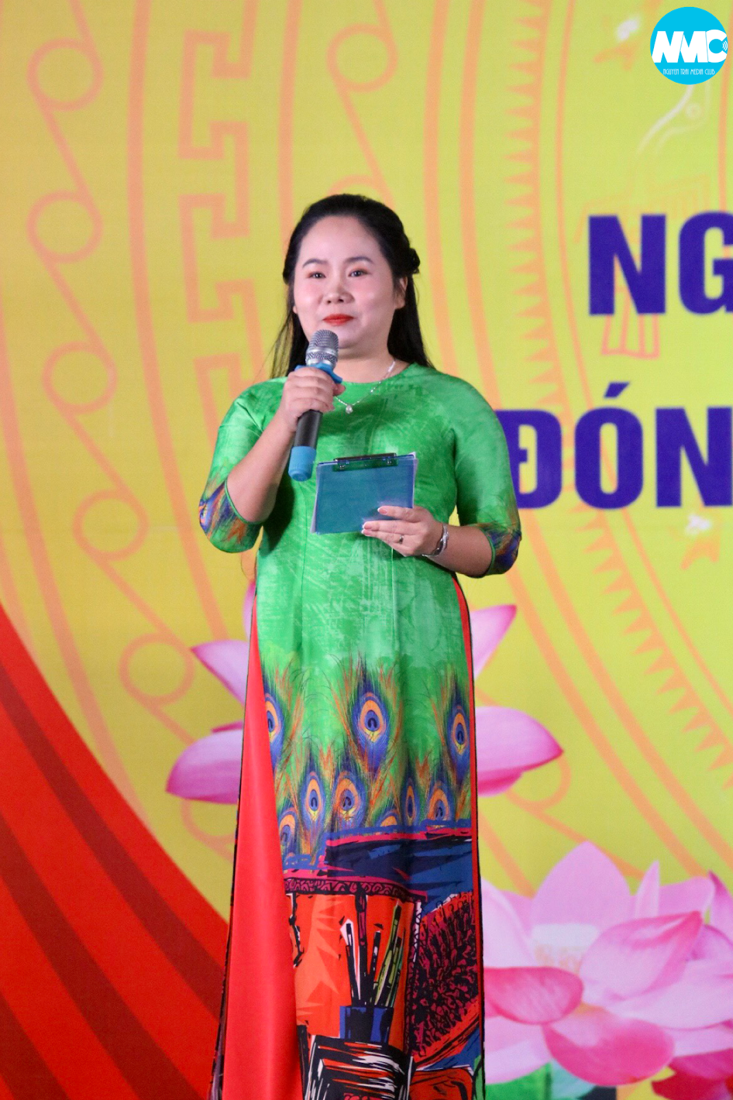 Nhấn để phóng to