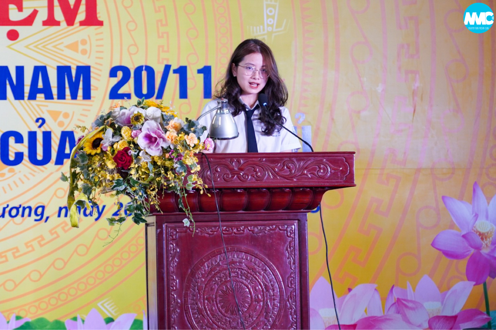 Nhấn để phóng to