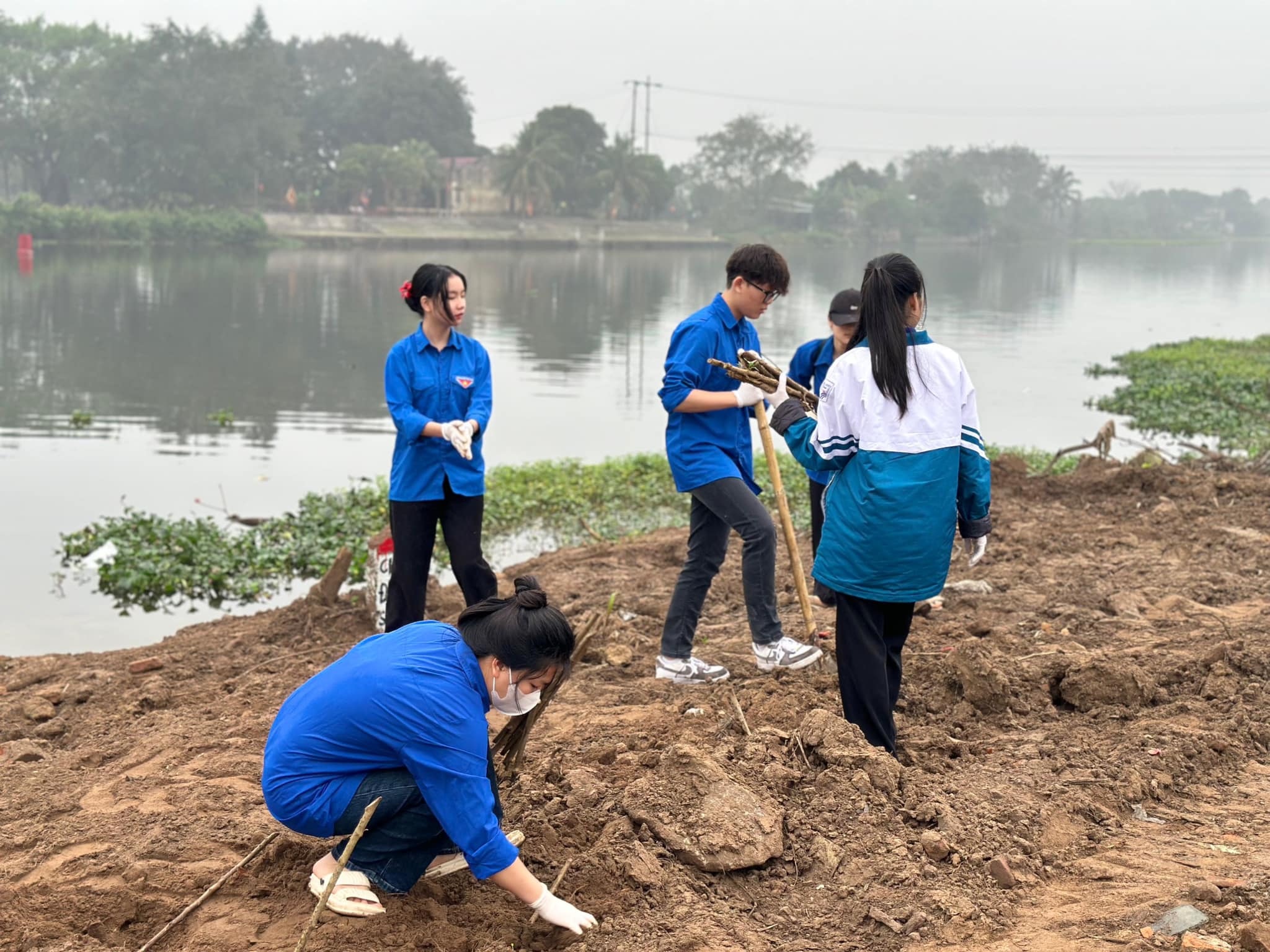 Nhấn để phóng to