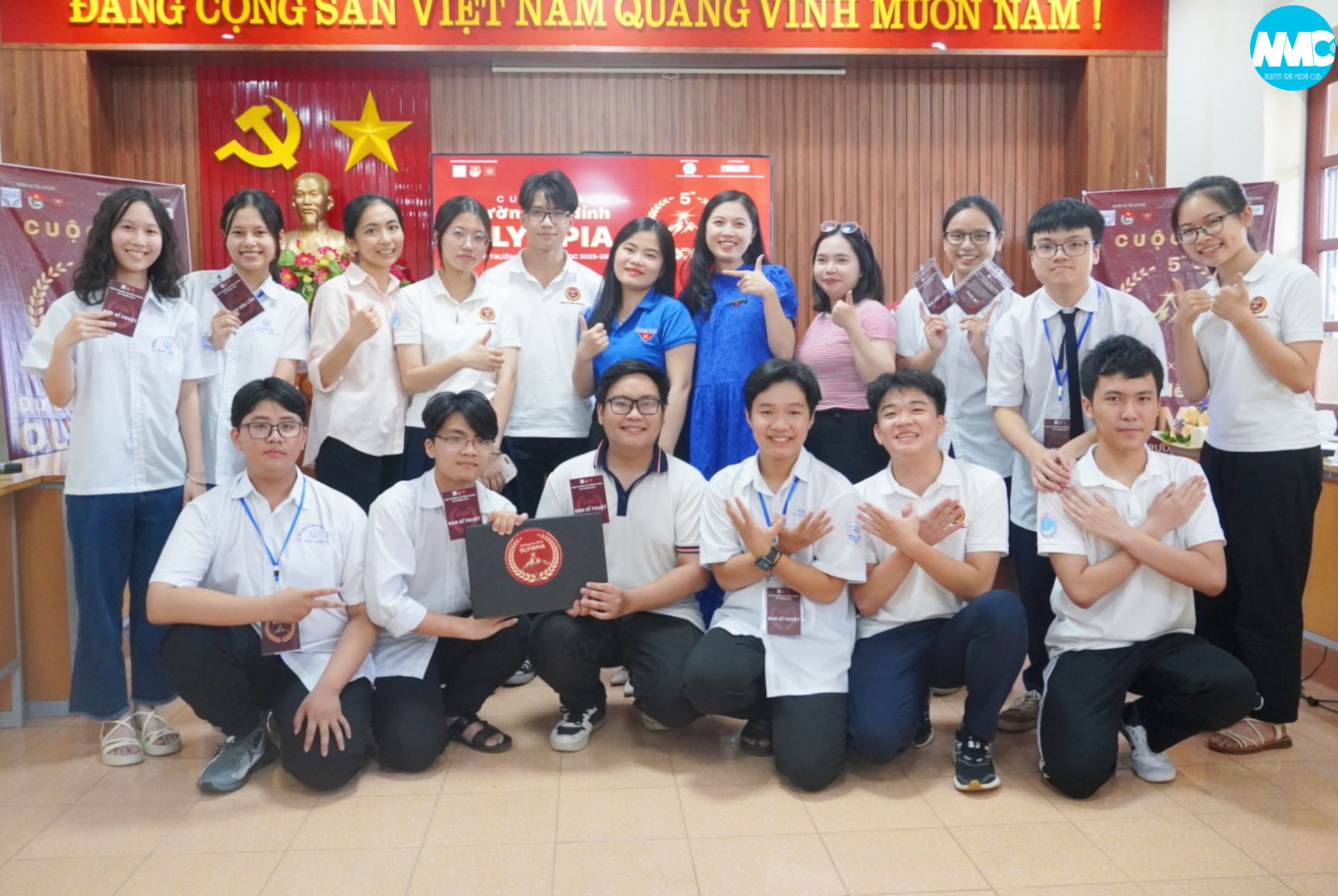 Nhấn để phóng to