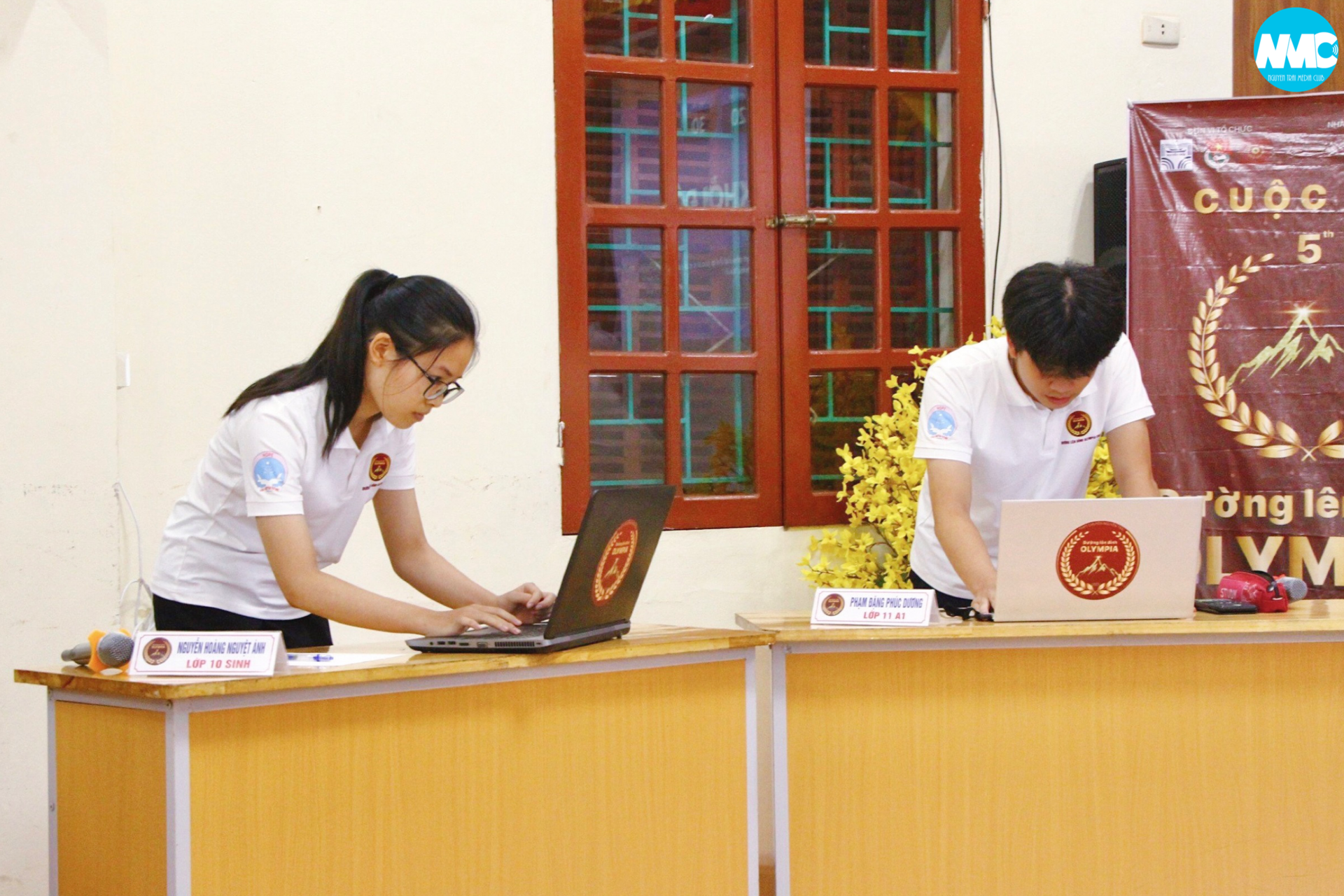Nhấn để phóng to