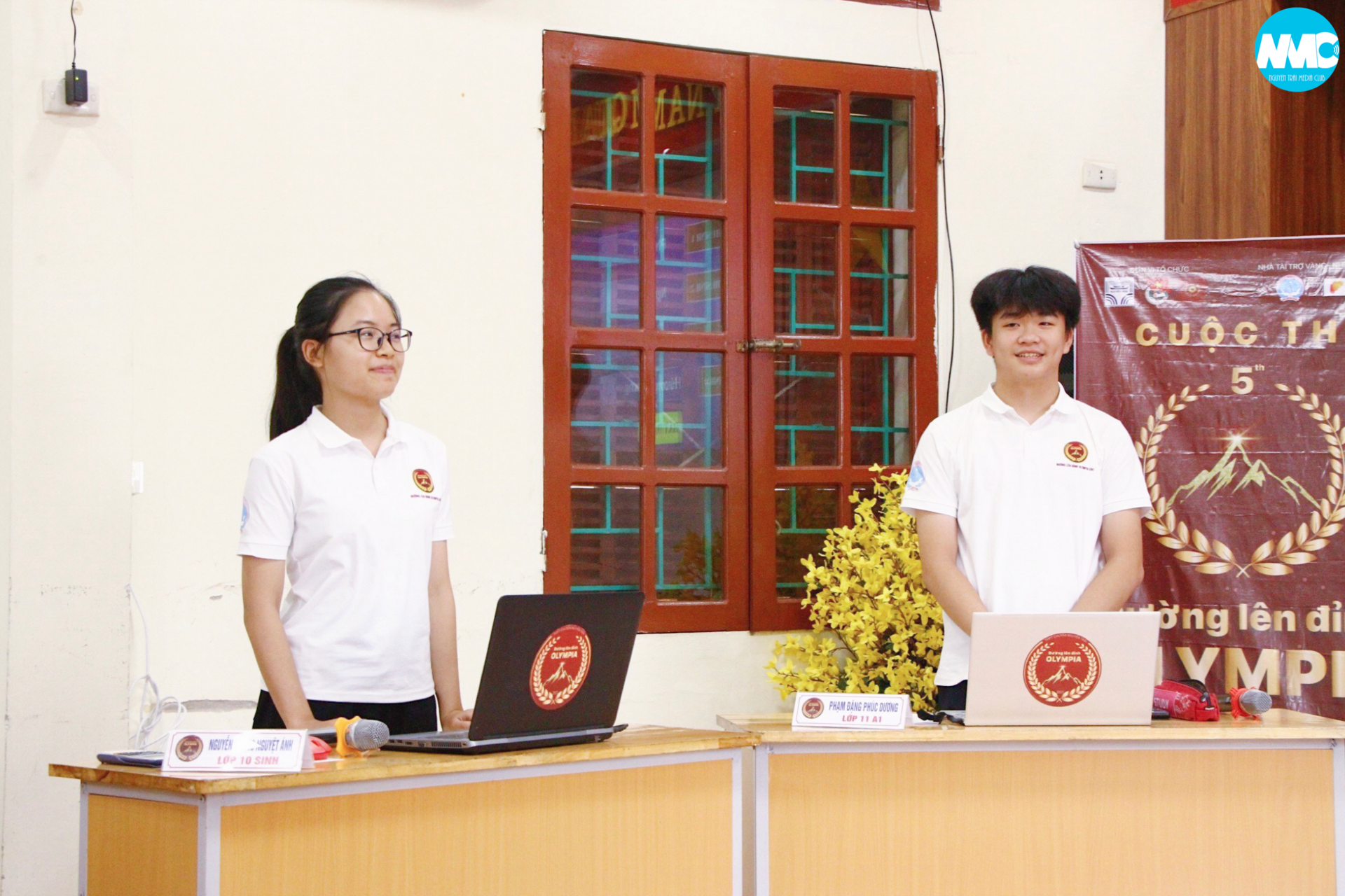 Nhấn để phóng to
