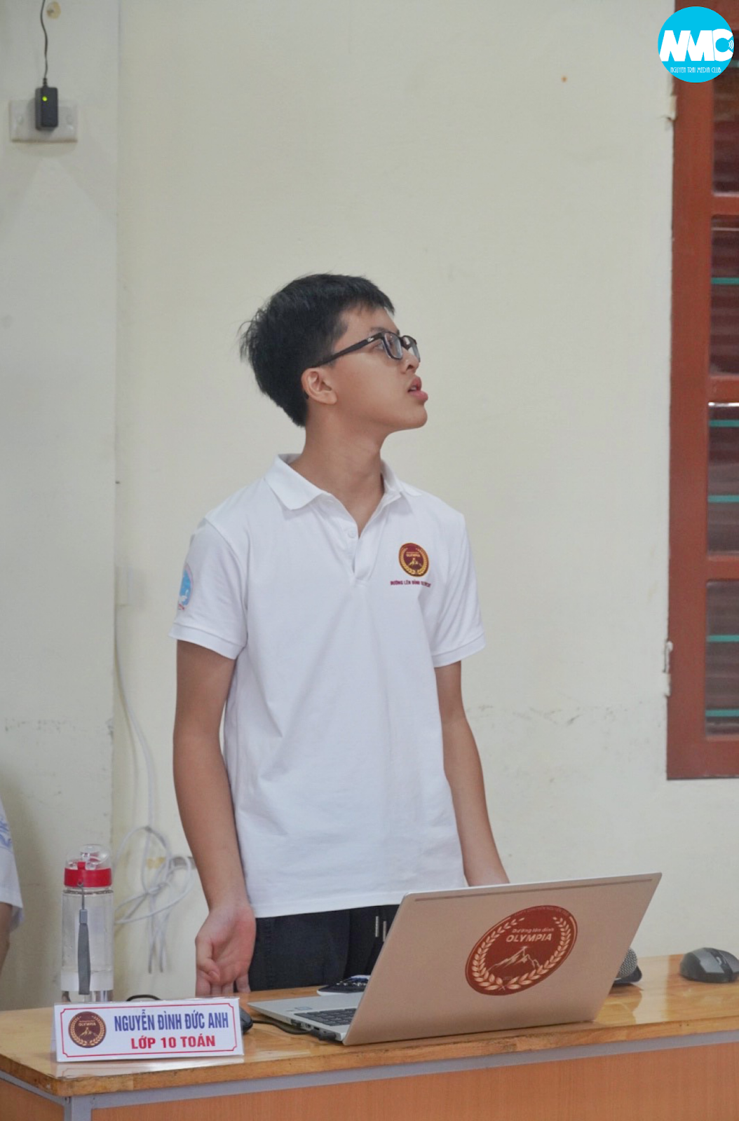 Nhấn để phóng to