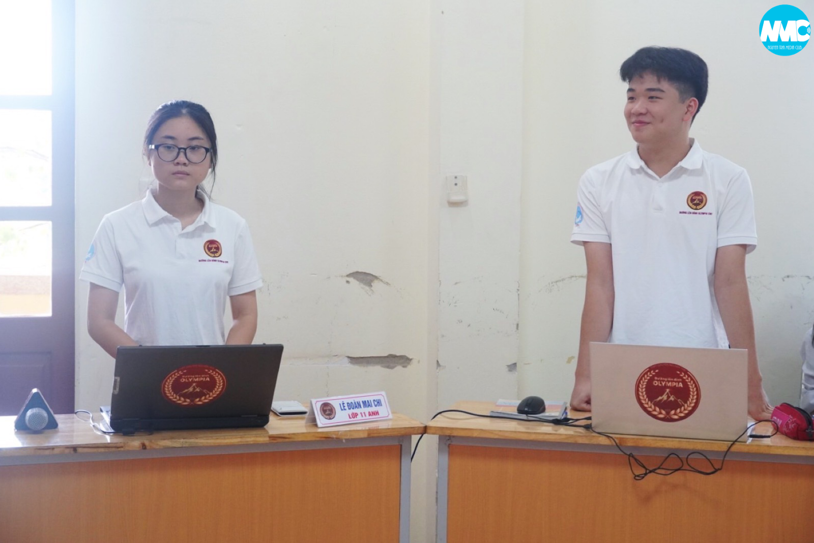 Nhấn để phóng to