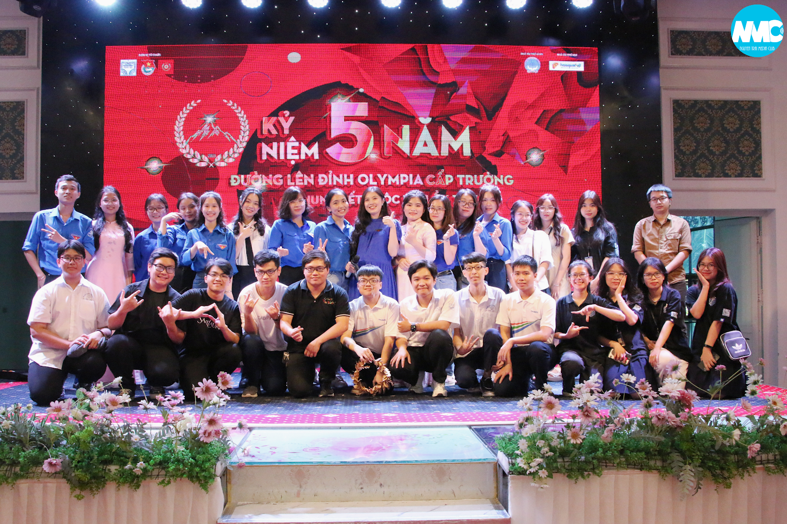 Nhấn để phóng to