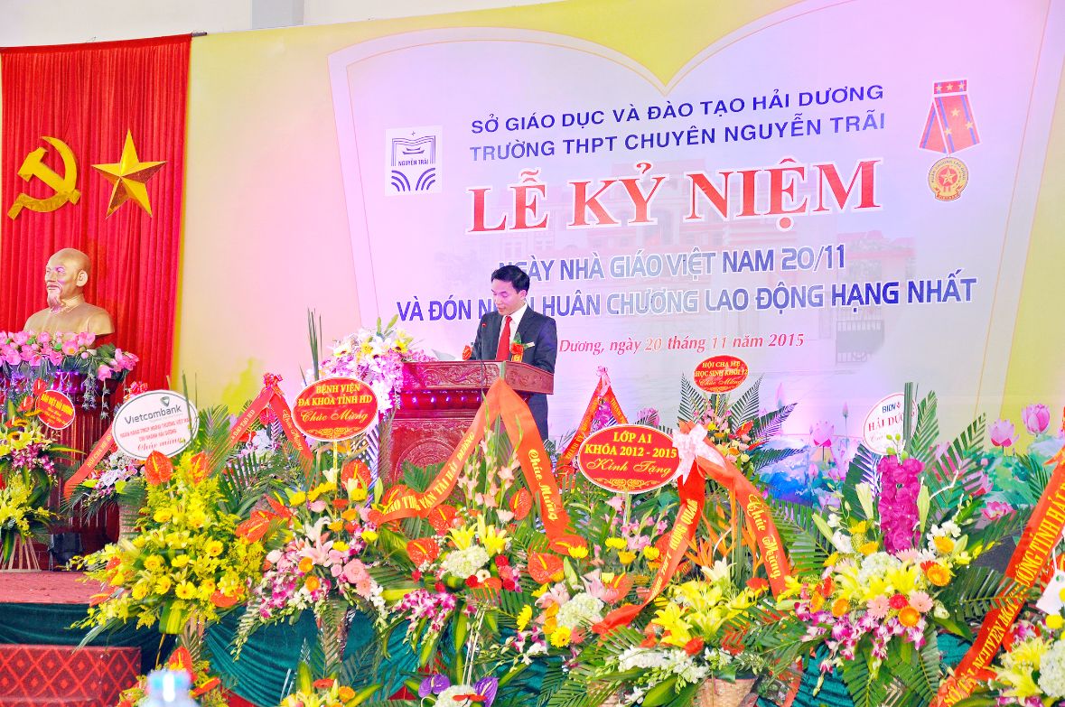 Nhấn để phóng to