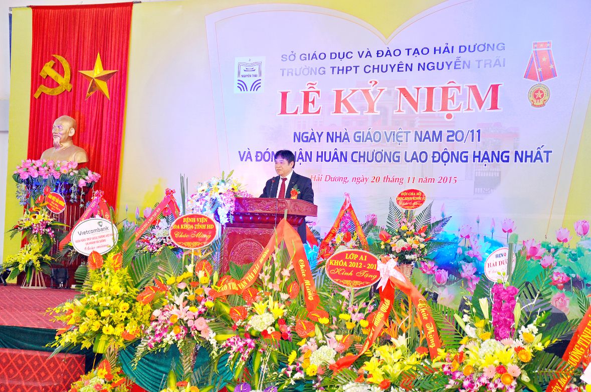 Nhấn để phóng to