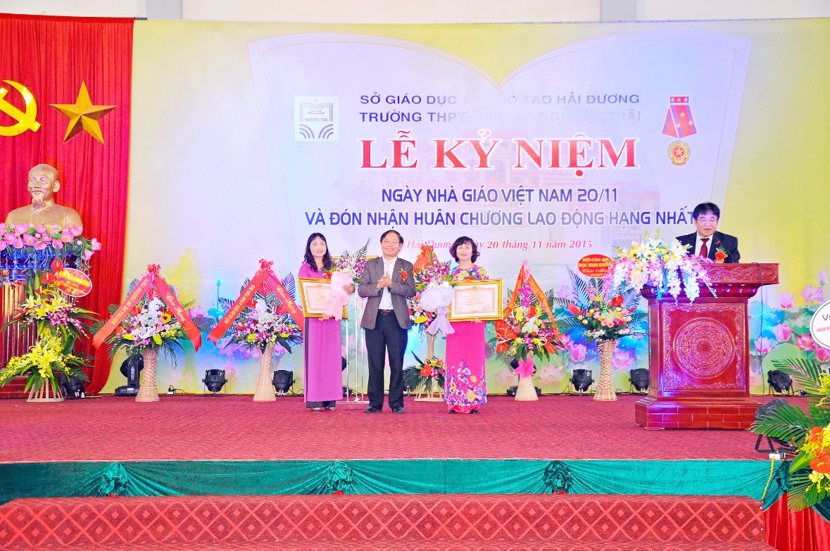 Nhấn để phóng to