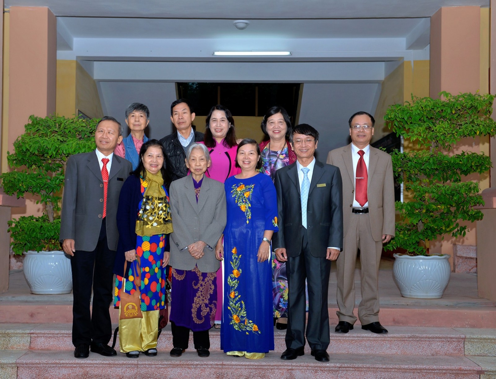 Nhấn để phóng to