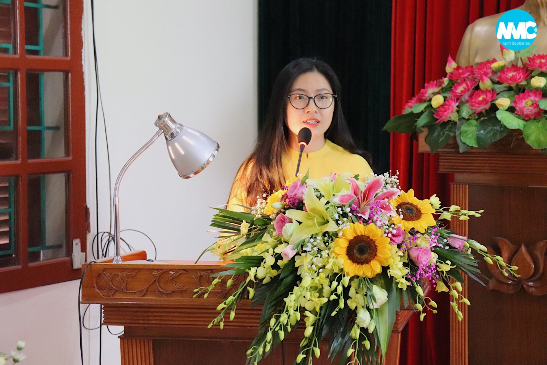 Nhấn để phóng to