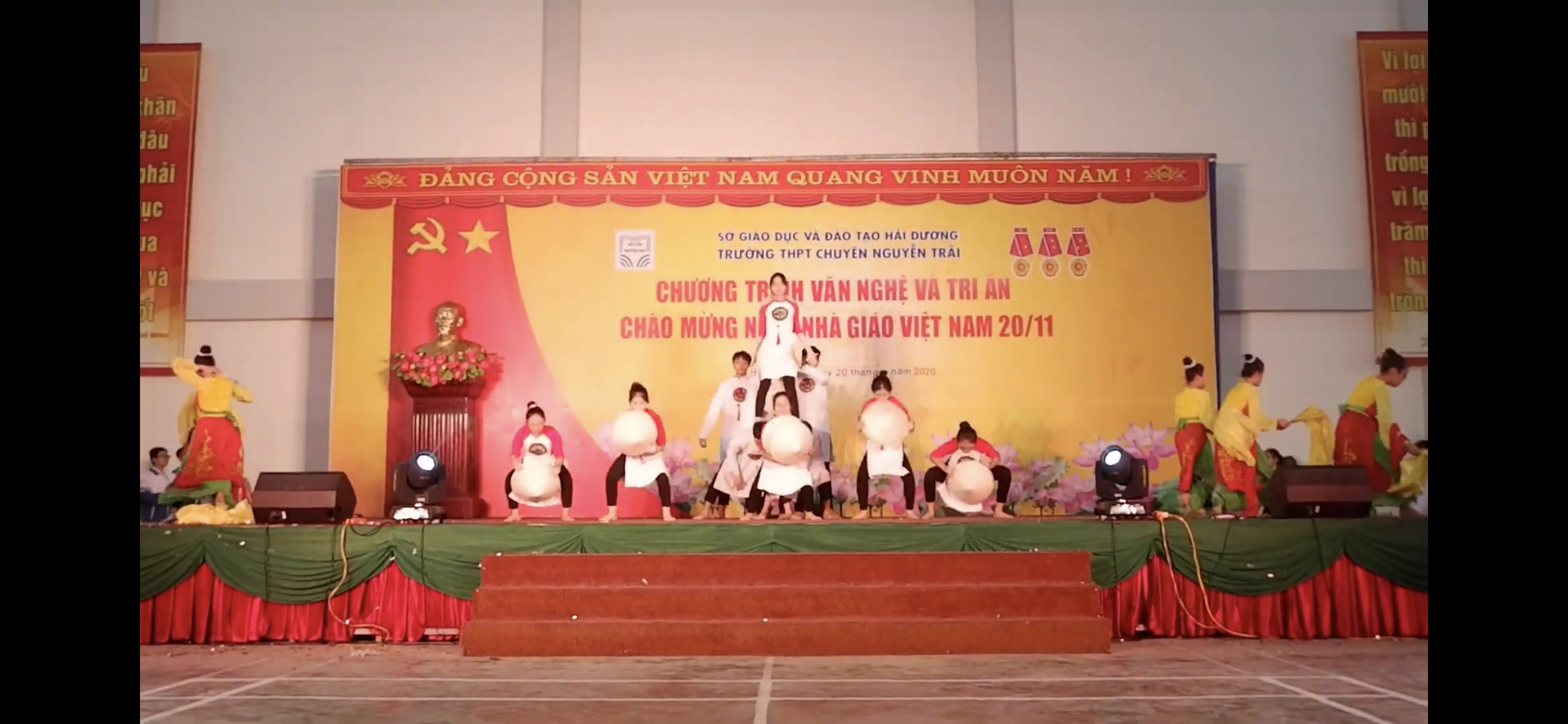 Tình sắc Việt Nam - 10 Tin Anh - Hội diễn văn nghệ 20/11/2020