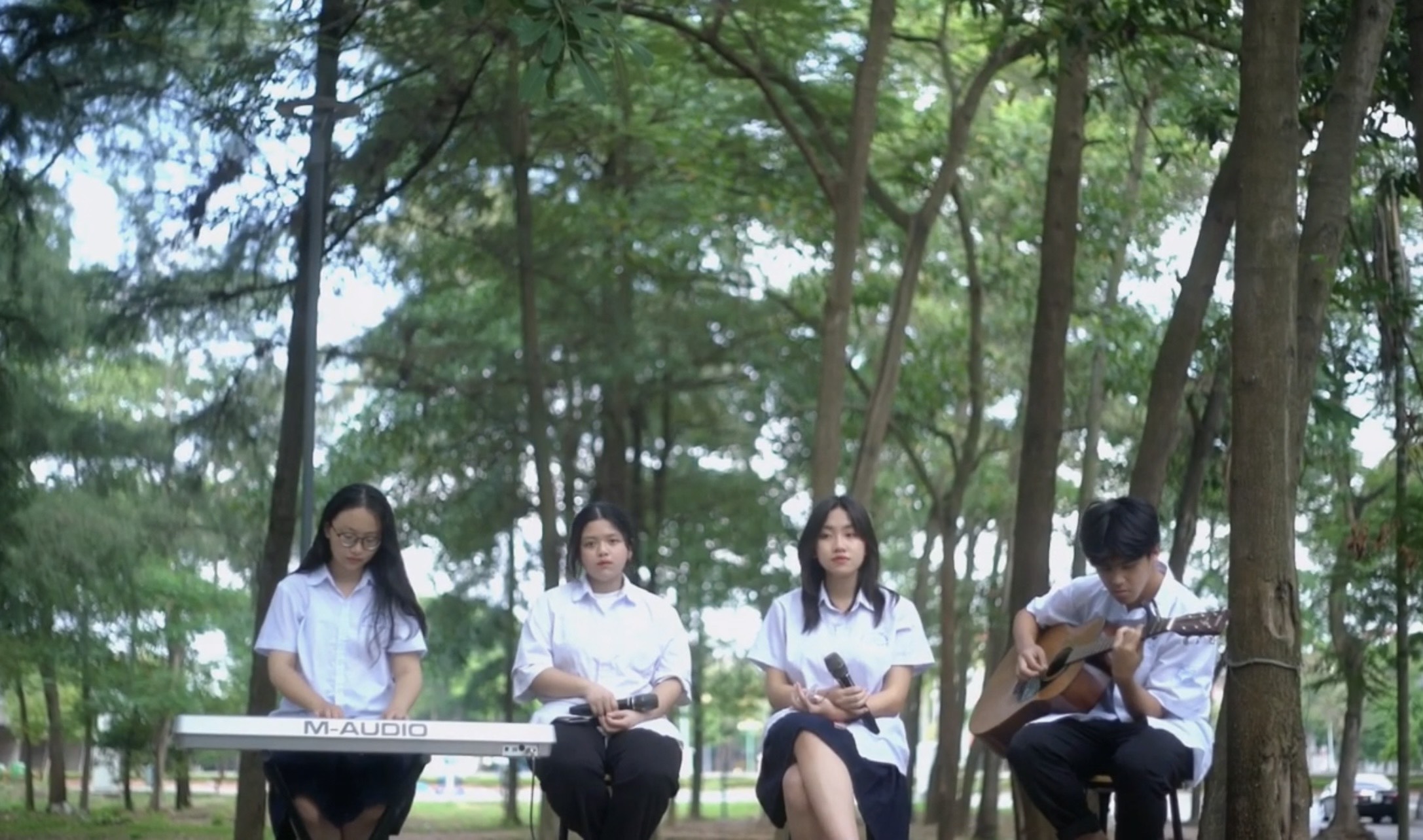 ''Người gieo mầm xanh'' - CLB Diva trường THPT chuyên Nguyễn Trãi
