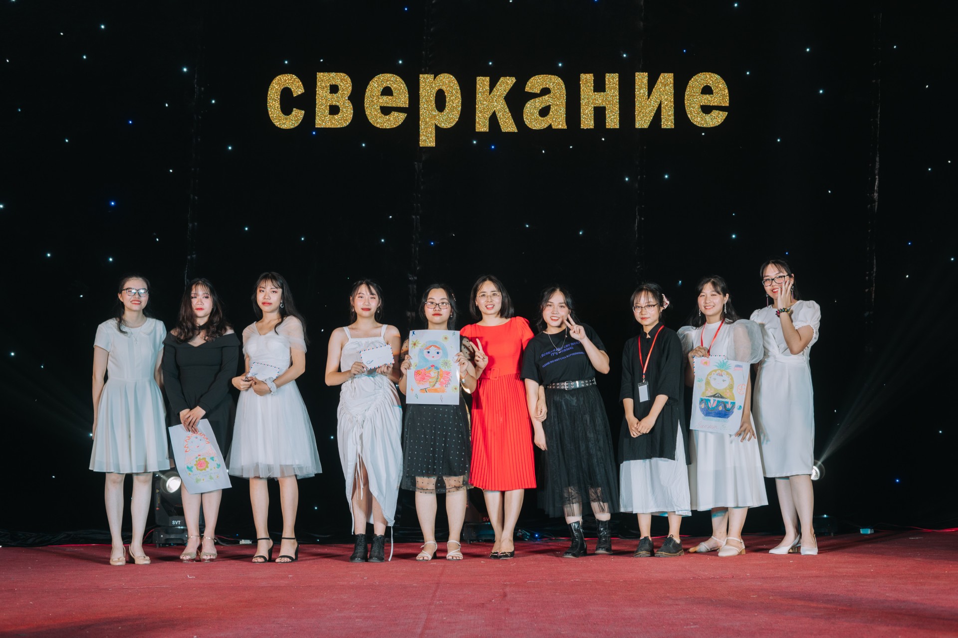 Nhấn để phóng to