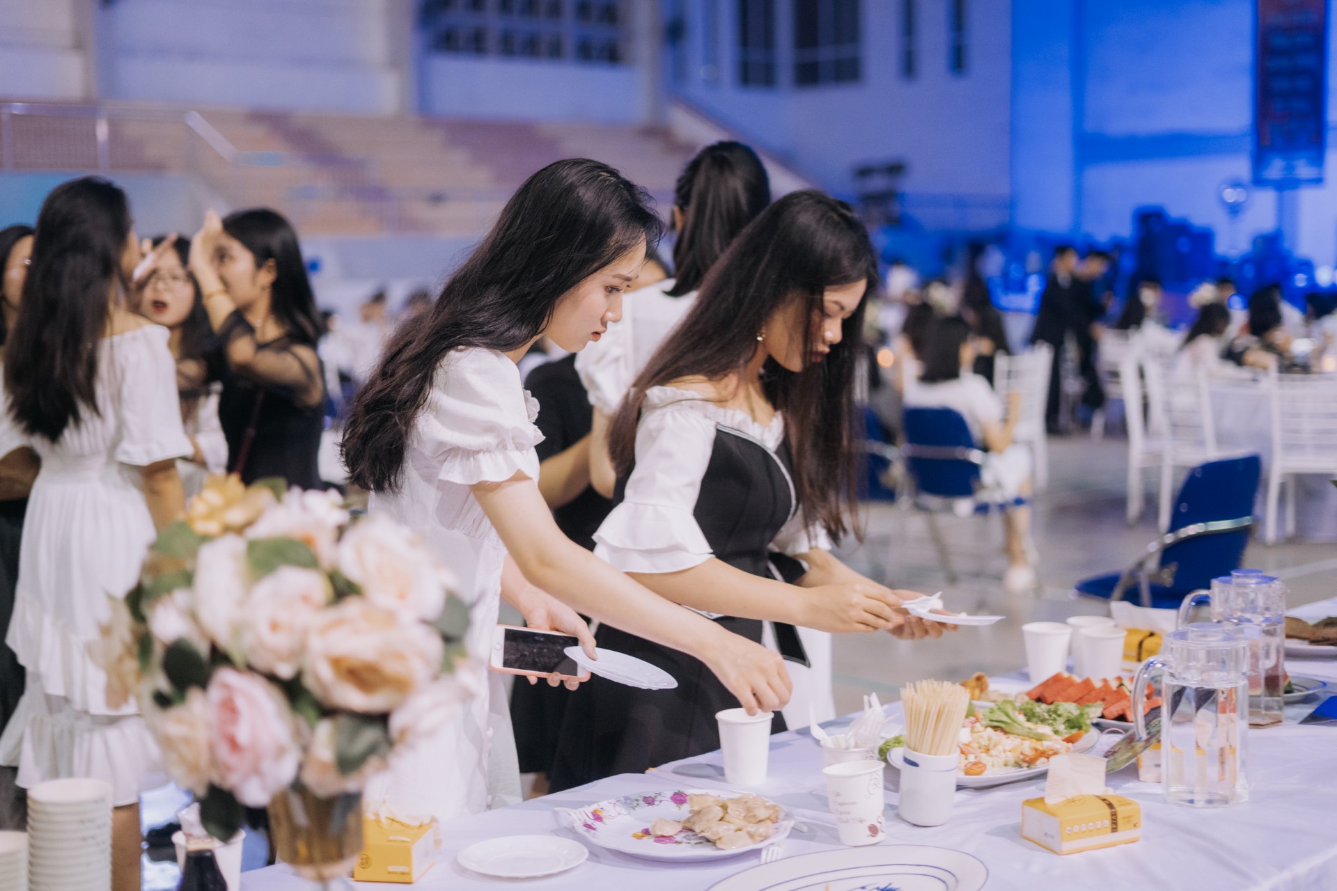 Nhấn để phóng to