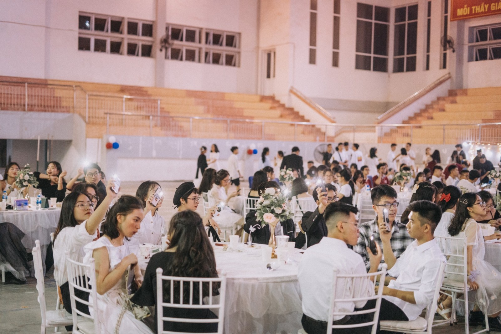 Nhấn để phóng to