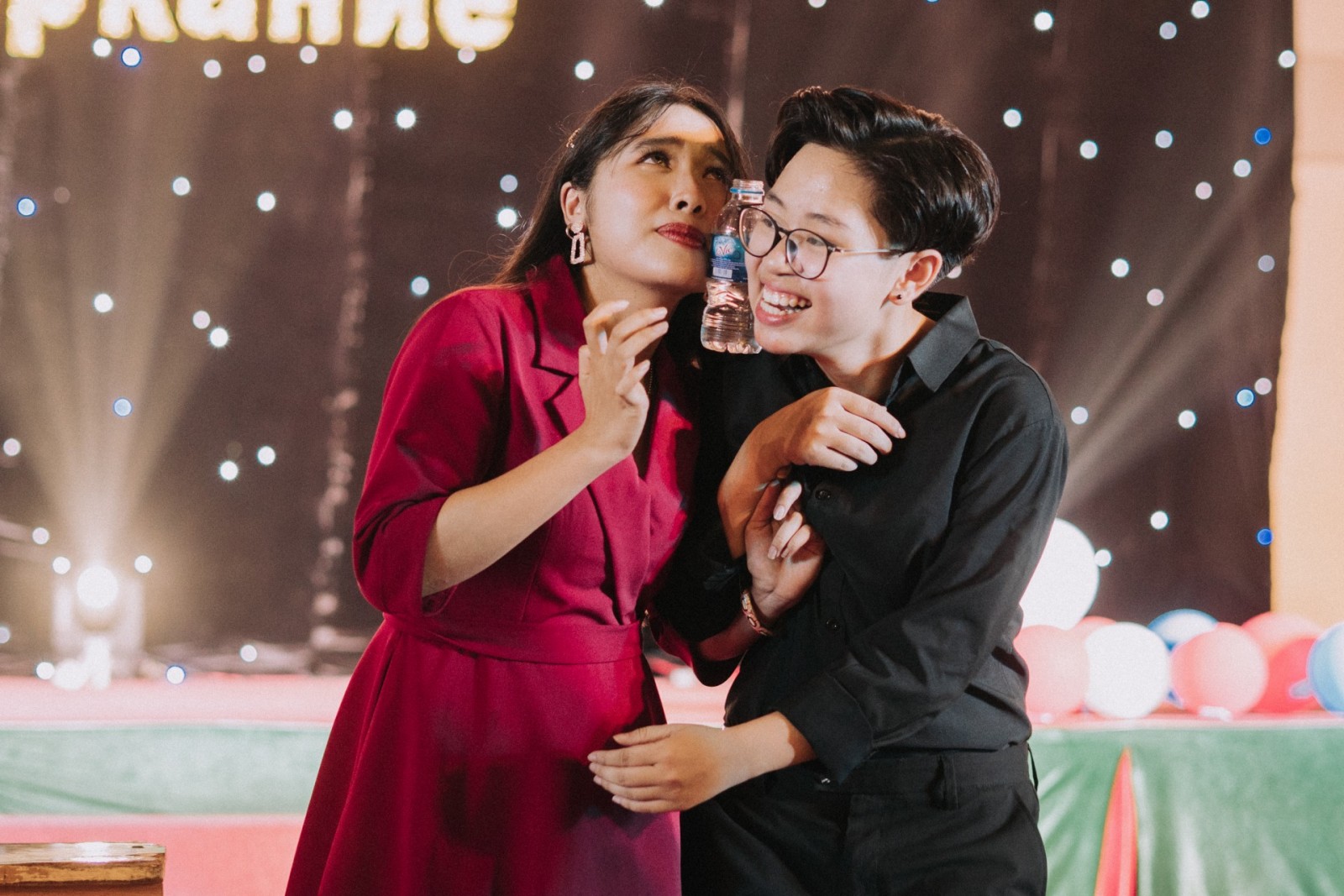 Nhấn để phóng to