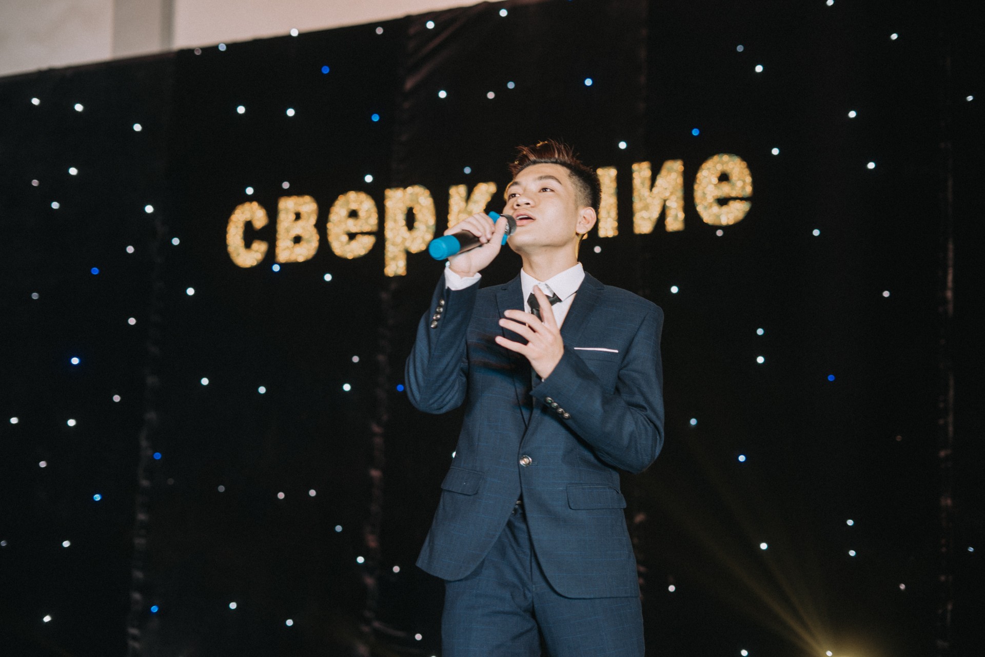 Nhấn để phóng to