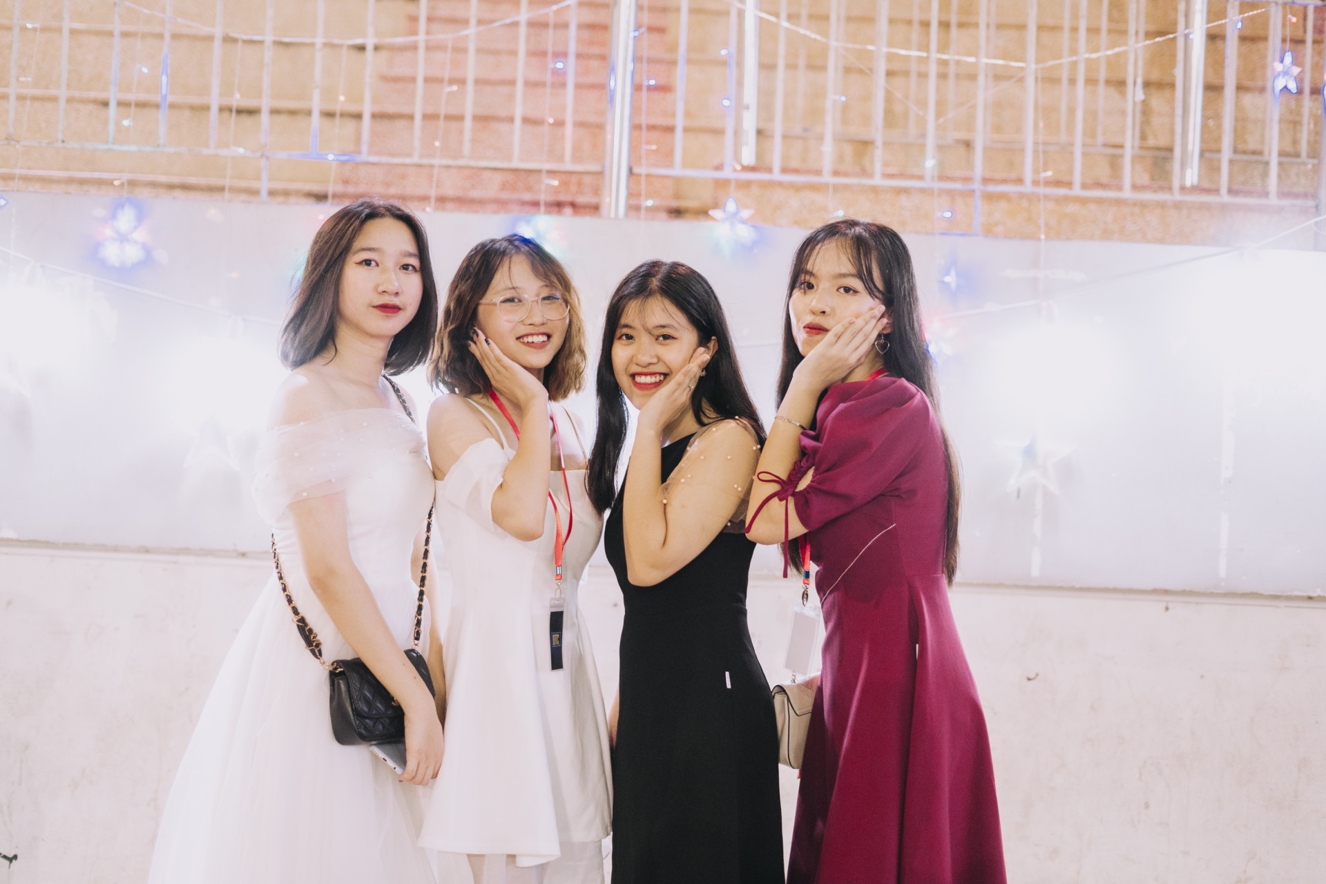 Nhấn để phóng to