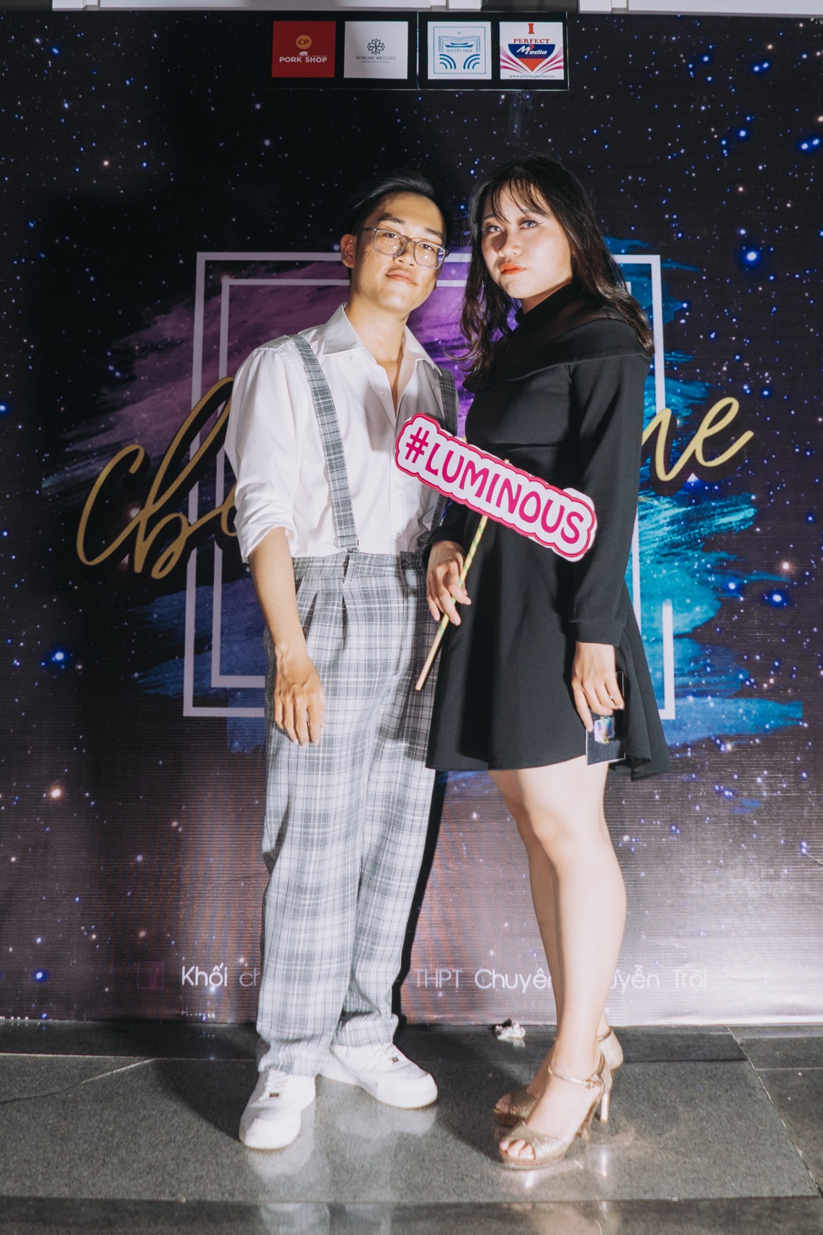 Nhấn để phóng to
