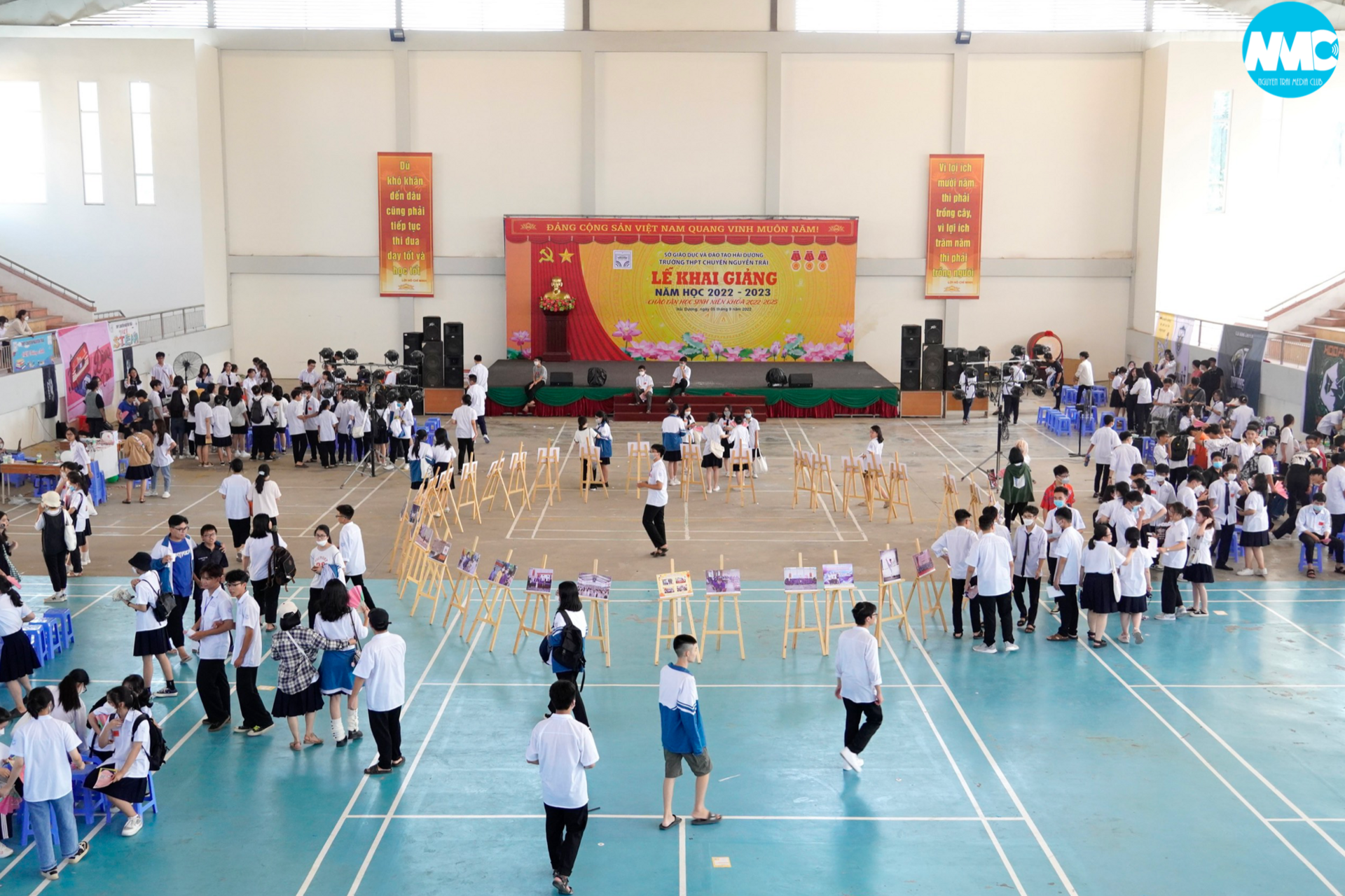 Nhấn để phóng to