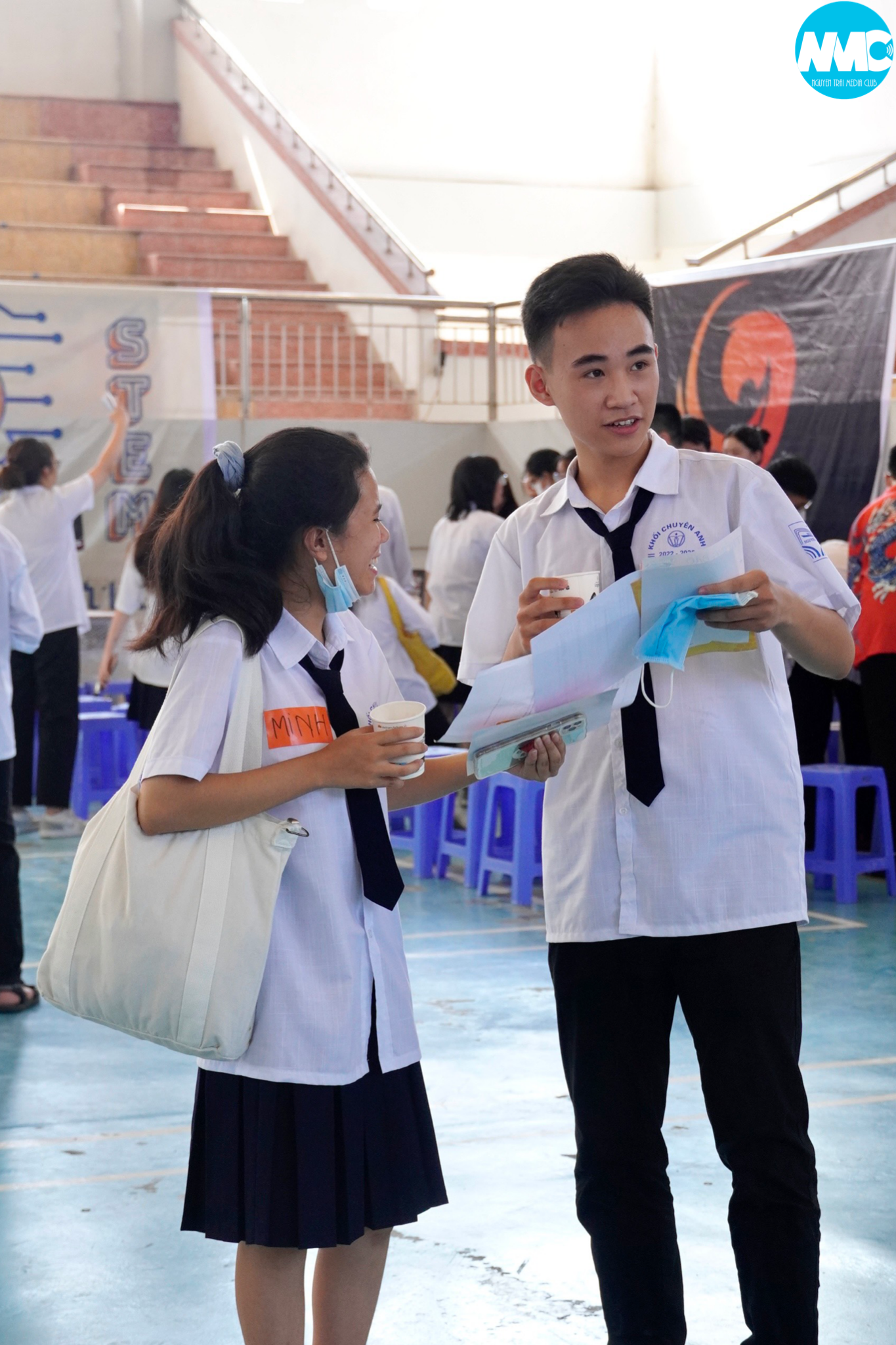 Nhấn để phóng to