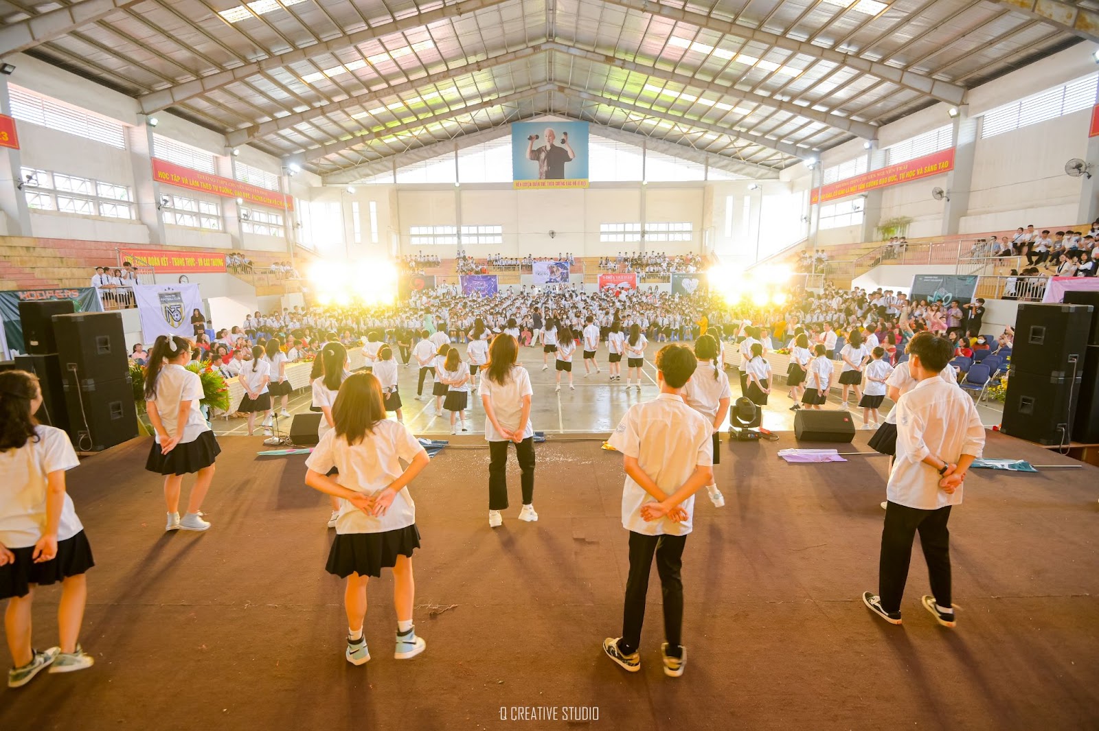 Nhấn để phóng to