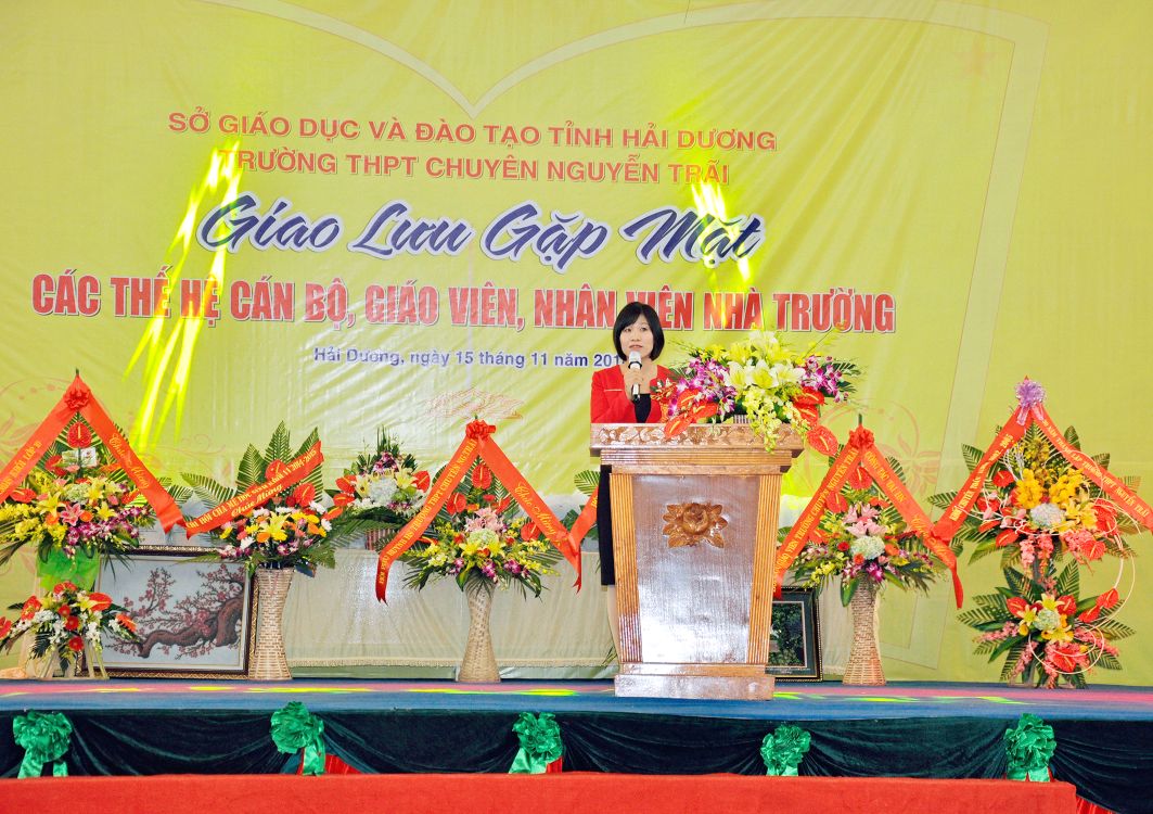 Nhấn để phóng to