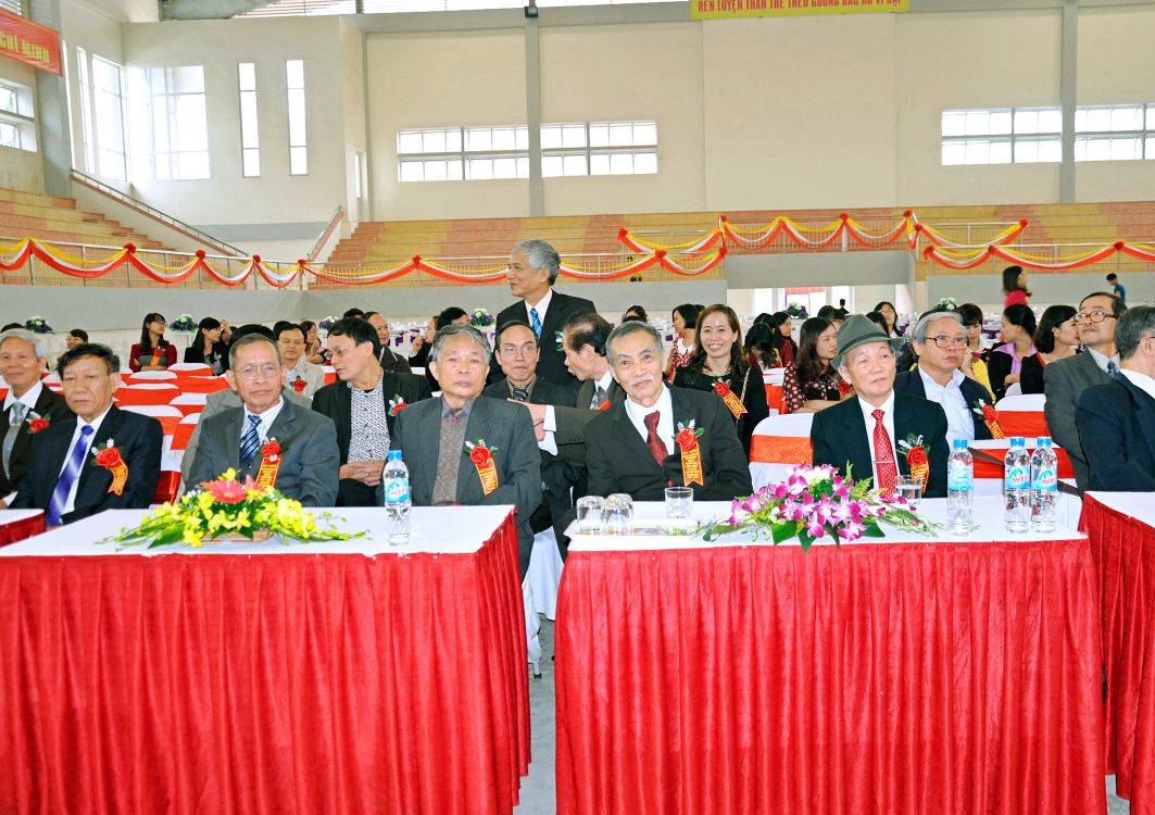 Nhấn để phóng to