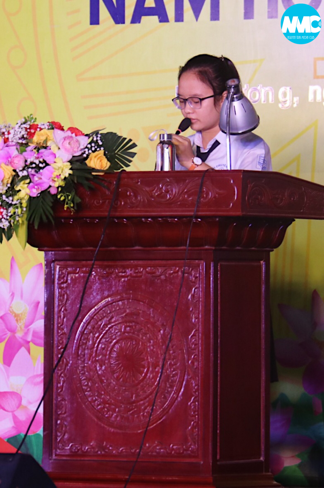 Nhấn để phóng to