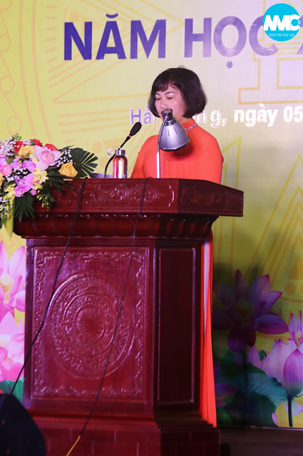 Nhấn để phóng to