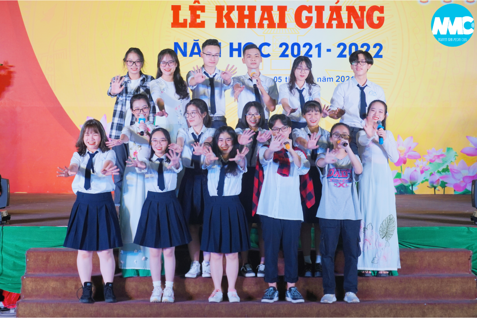Nhấn để phóng to