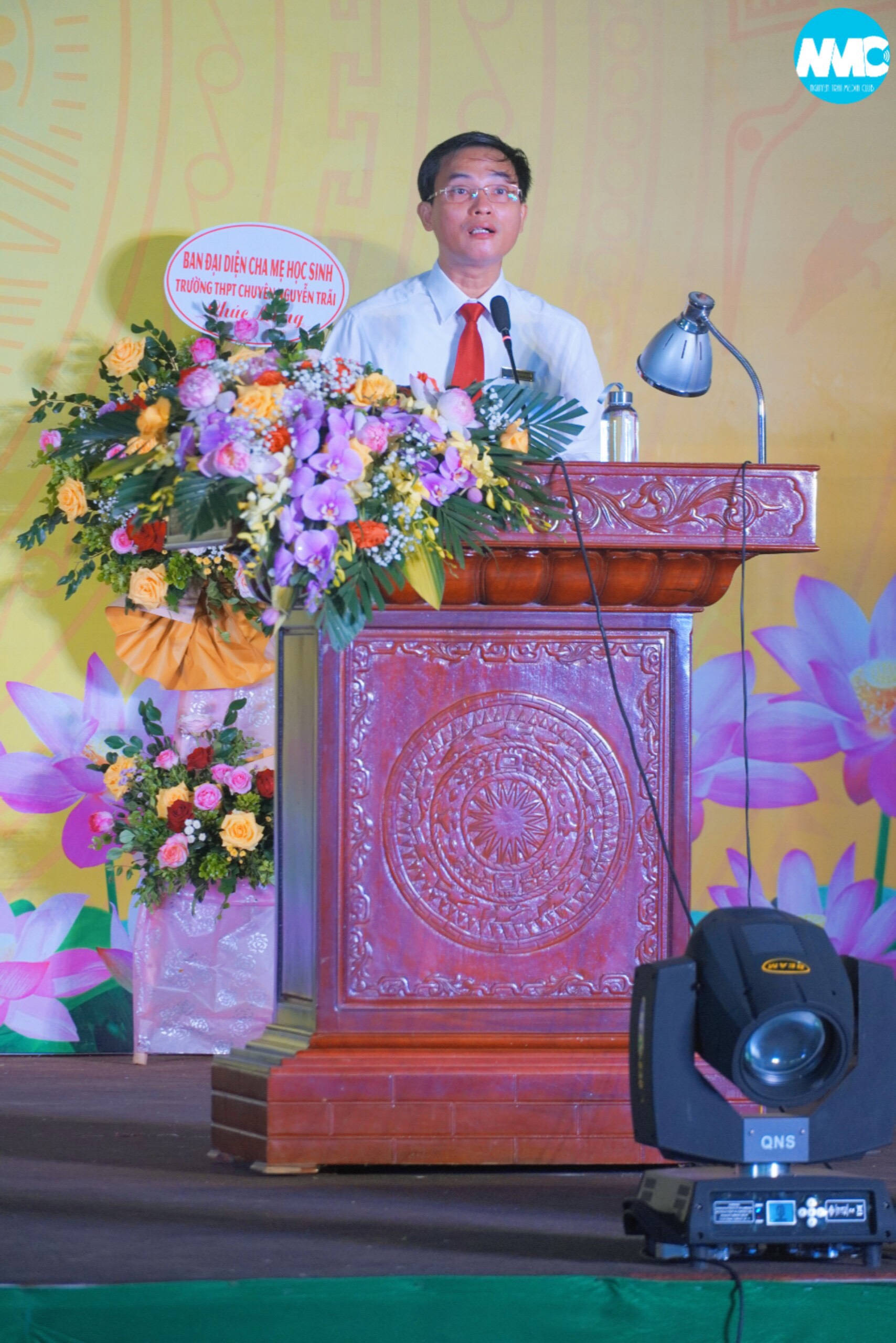 Nhấn để phóng to