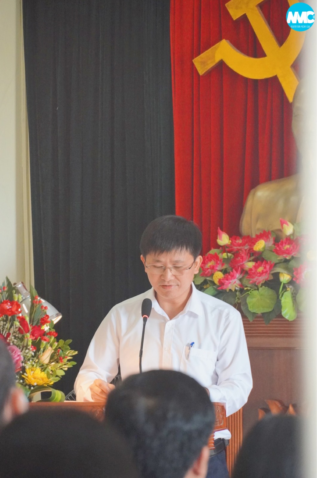 Nhấn để phóng to