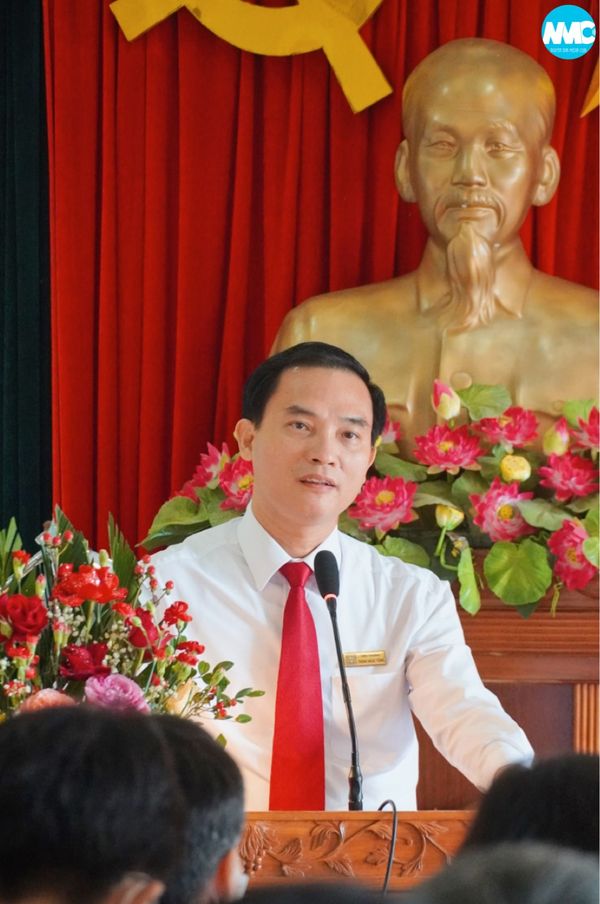Nhấn để phóng to