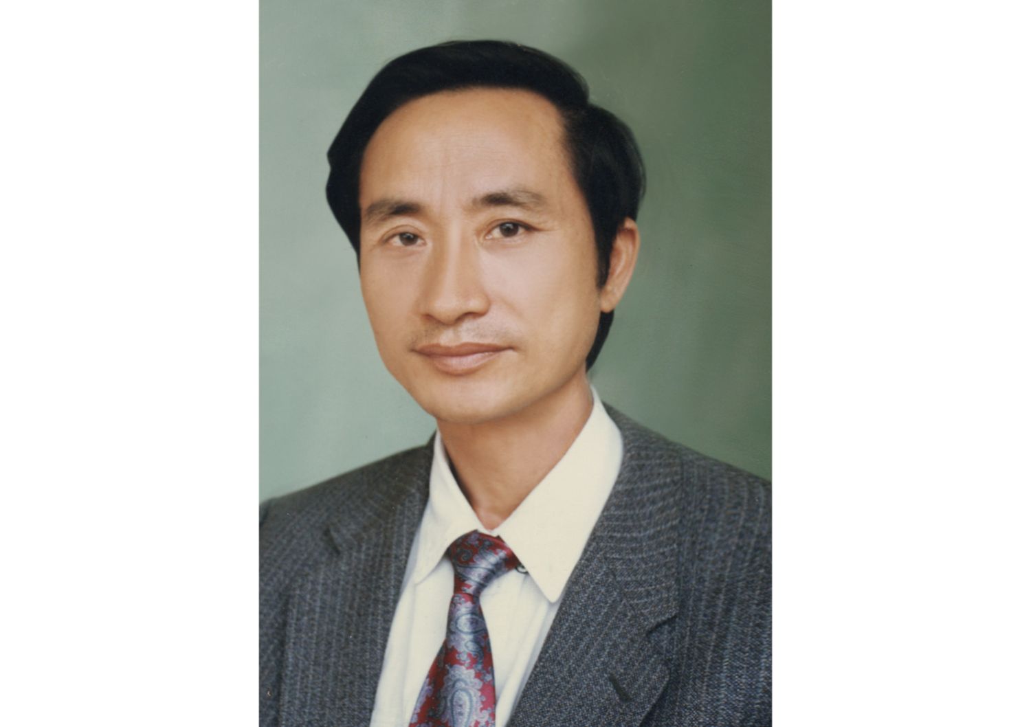 Nhấn để phóng to