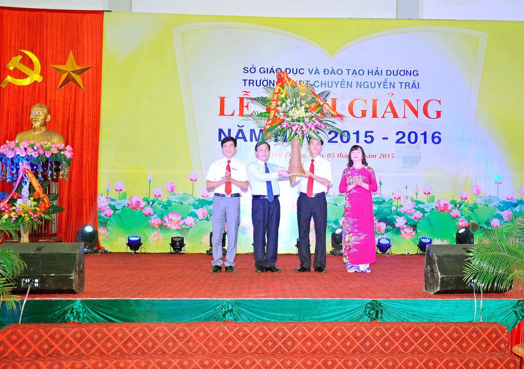 Nhấn để phóng to
