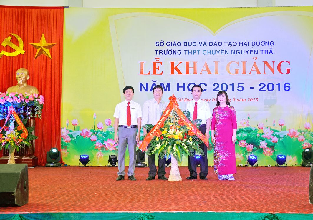 Nhấn để phóng to