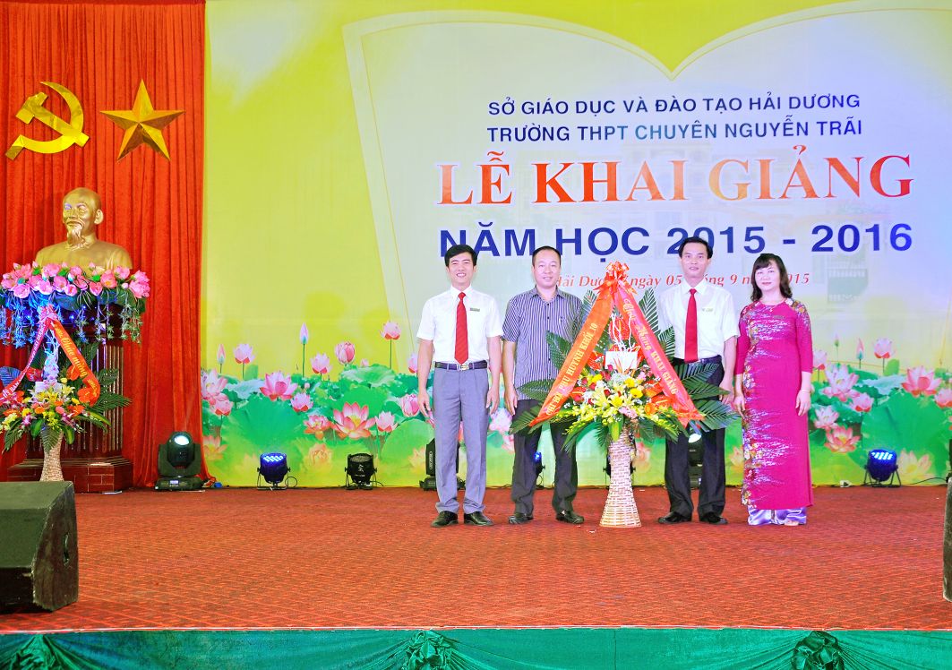 Nhấn để phóng to