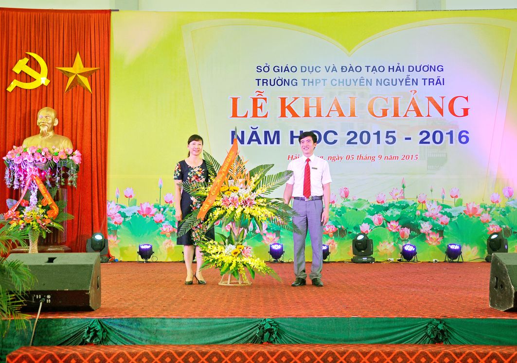 Nhấn để phóng to