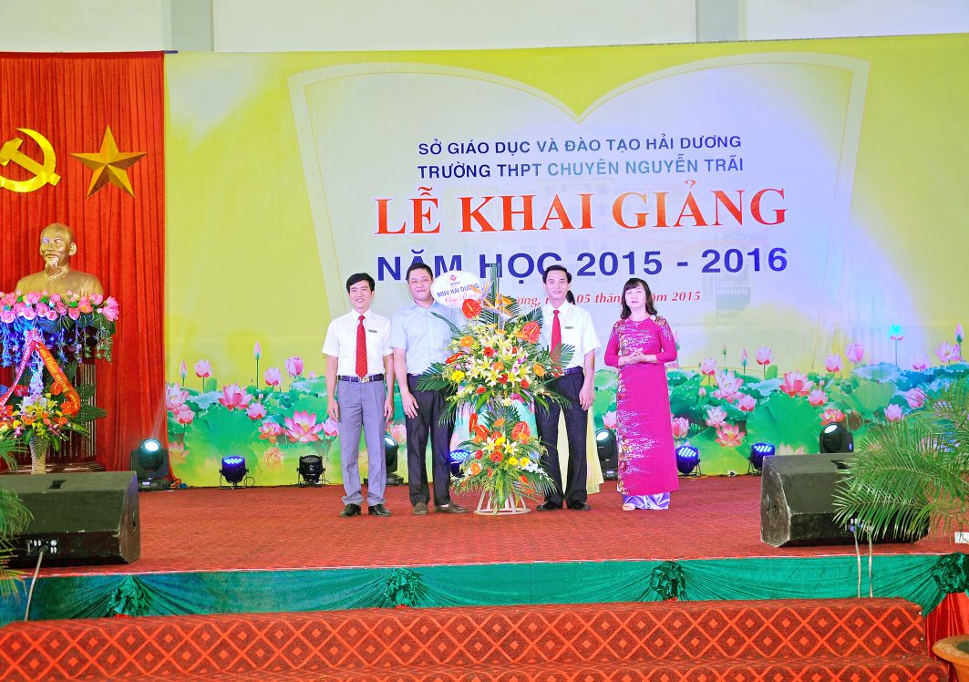Nhấn để phóng to