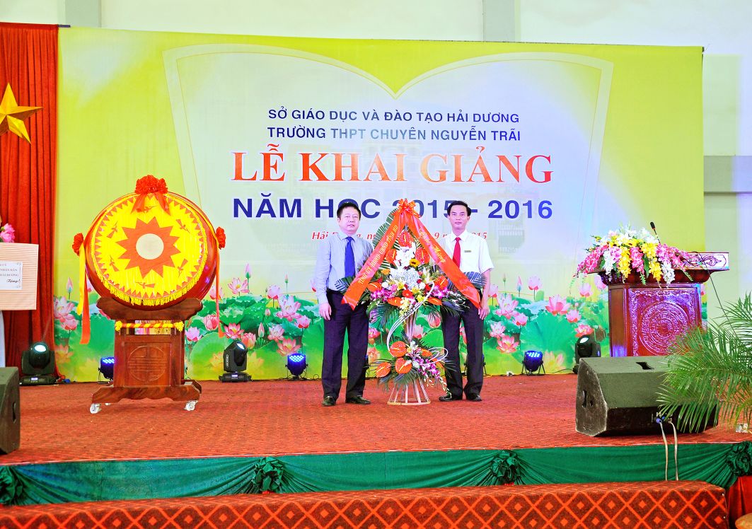 Nhấn để phóng to
