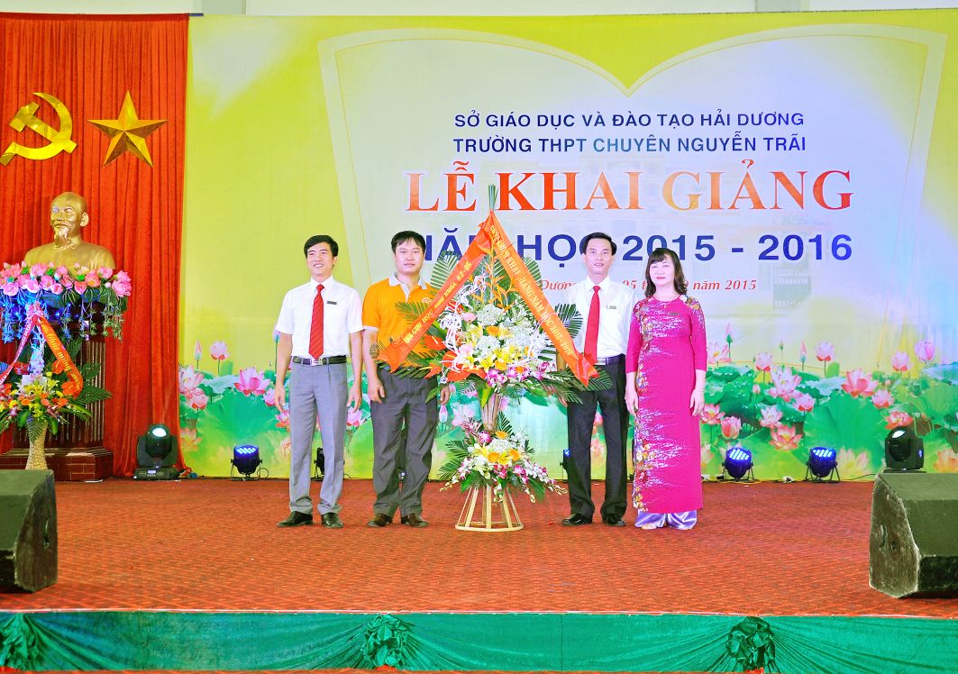 Nhấn để phóng to